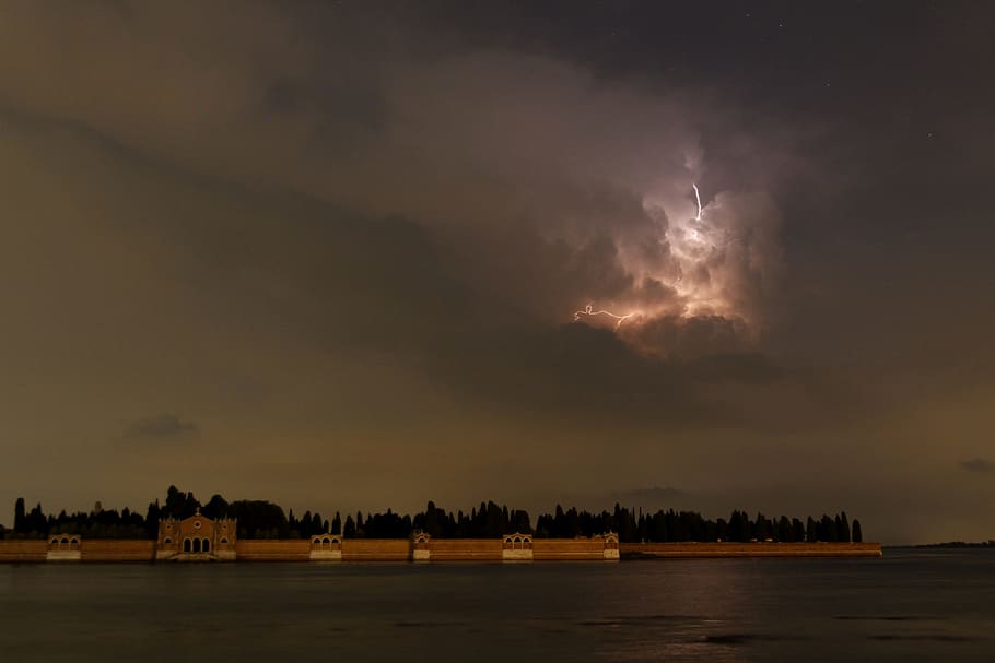 brown painted wall under the lightning, Èclair, Venice, Nocturne HD wallpaper