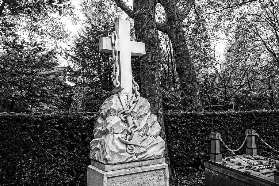 cross, tomb, grave, graveyard, chain, hammer, symbol, tribute HD wallpaper