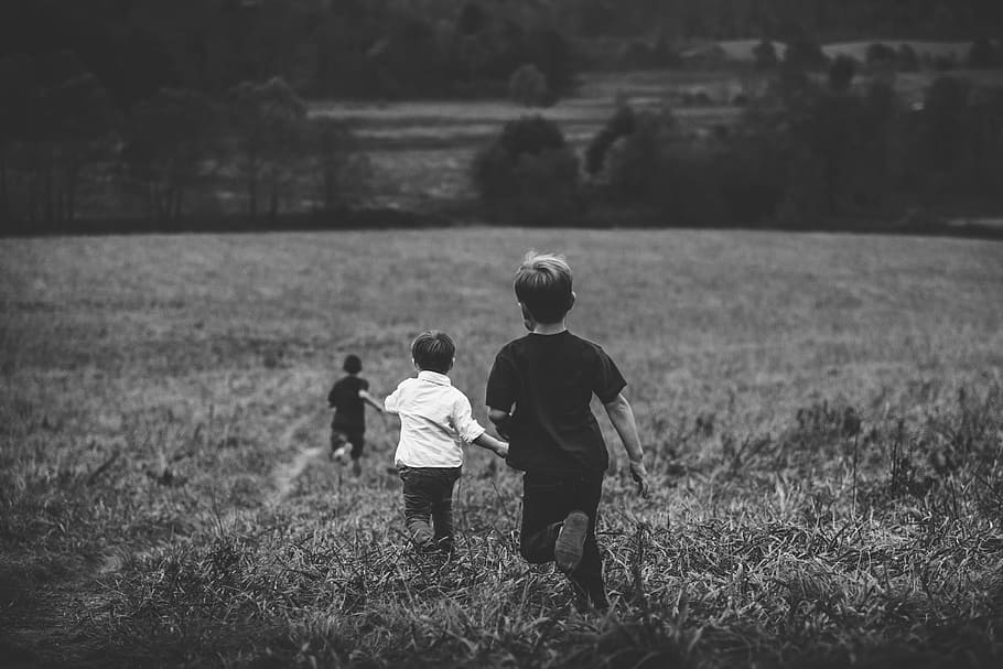 three boys running on field, three boys running on green field HD wallpaper