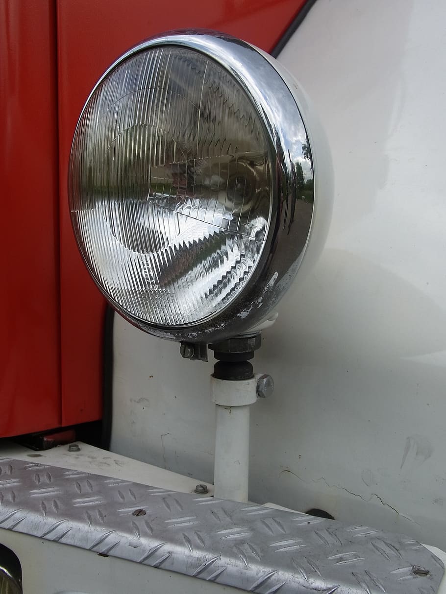 auto, oldtimer, fire, red, spotlight, fire truck, reflection HD wallpaper