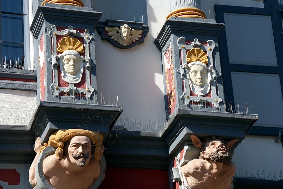 figures, facade, faces, home, architecture, old house, andernach HD wallpaper