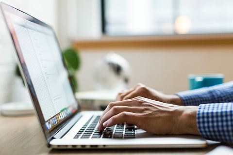 person typing on silver MacBook, person using MacBook Pro, laptop HD wallpaper