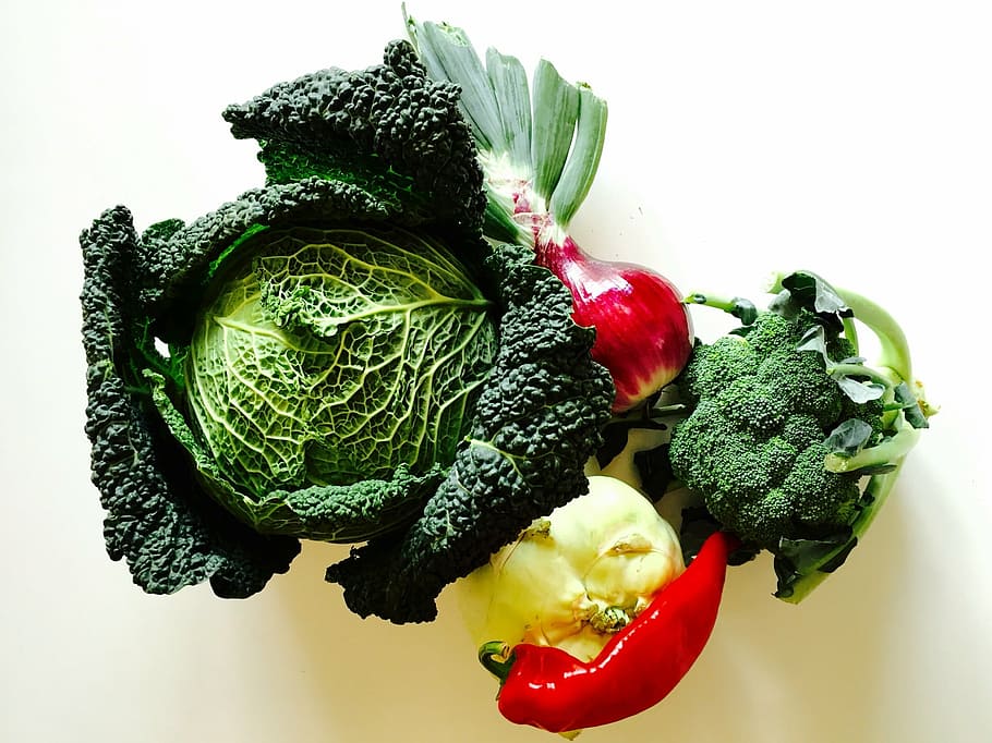 broccoli together with red bell pepper photography, vegetables HD wallpaper