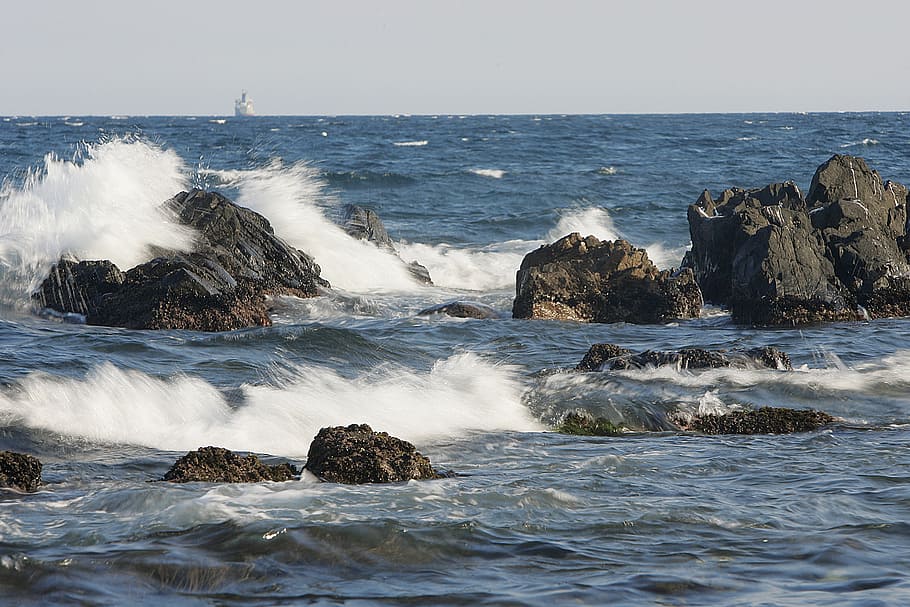 sea, waves, rock, water, rock - object, solid, motion, beauty in nature HD wallpaper