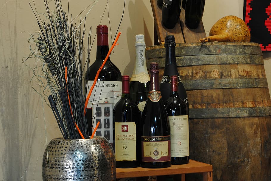 Bottles, Wine, Ager, Restaurant, lopoble, wine bottle, alcohol HD wallpaper