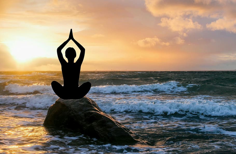 person sitting on rock near wave, meditation, zen, chan, yoga, HD wallpaper