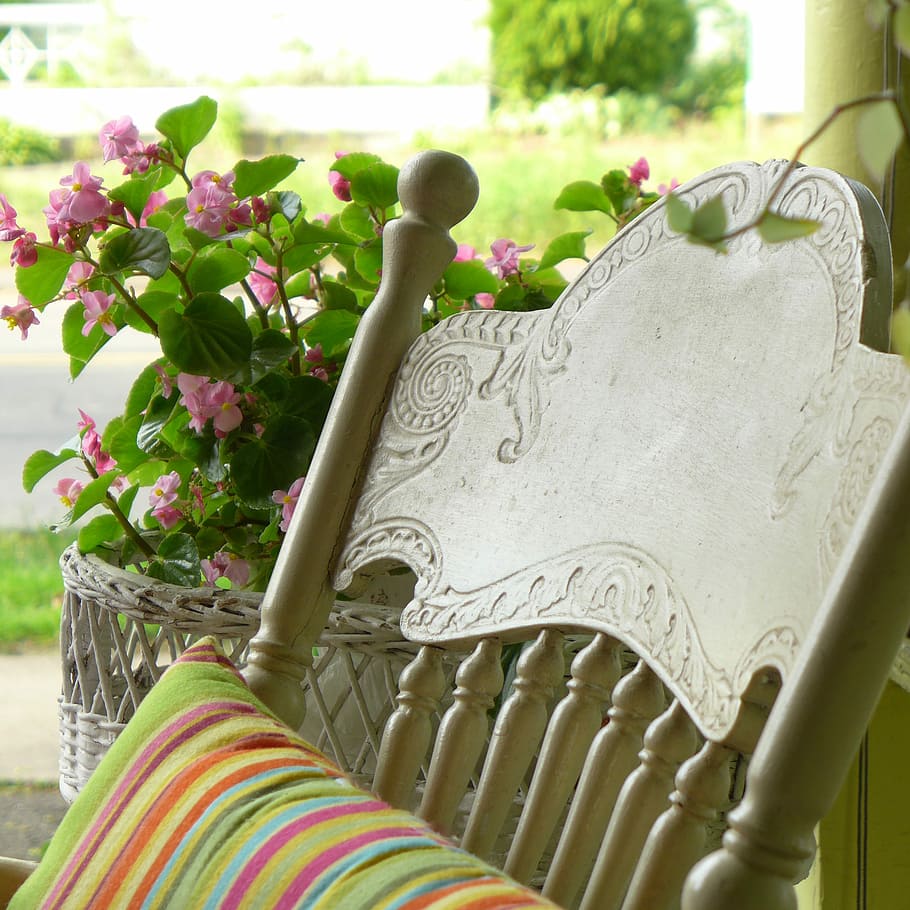 white wooden chair with throw pillow, Porch, summer, front porch, HD wallpaper