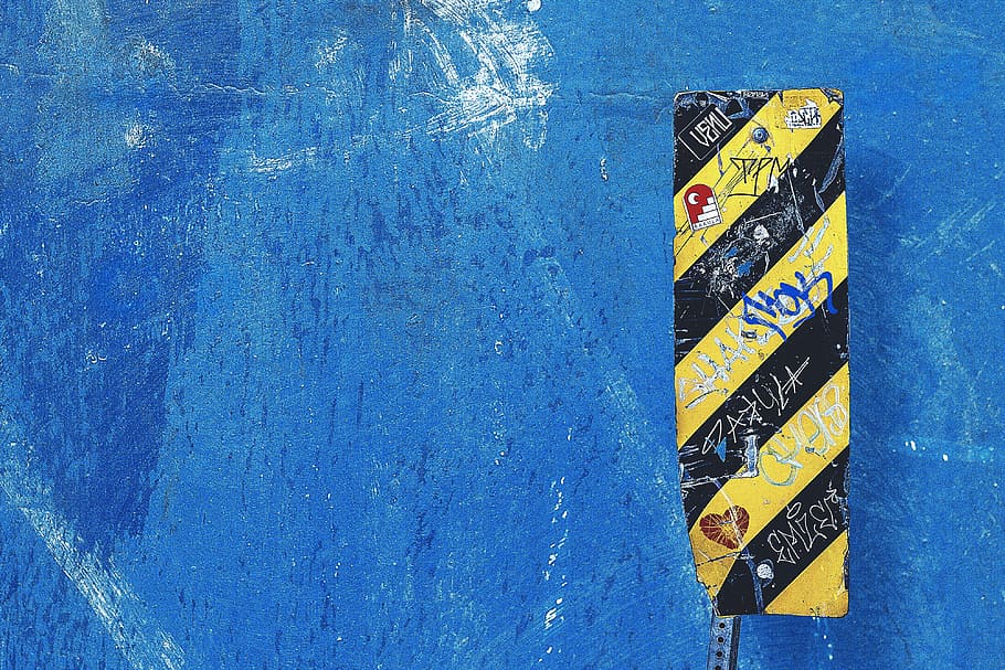 Closeup shot of a blue wall and sign, textures, no people, communication HD wallpaper