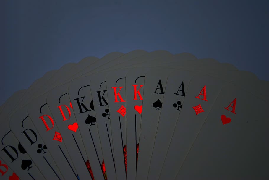 playing cards, red, card game, trumpf, luck, heart, cross, pik, HD wallpaper