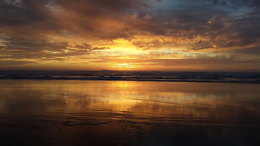 calm body of water at golden hour, sunset, beach, beach sunset HD wallpaper