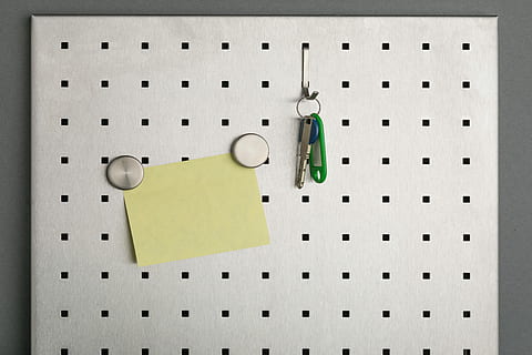 postit, sticky note, yellow, key, reminder, memory, time, message HD wallpaper