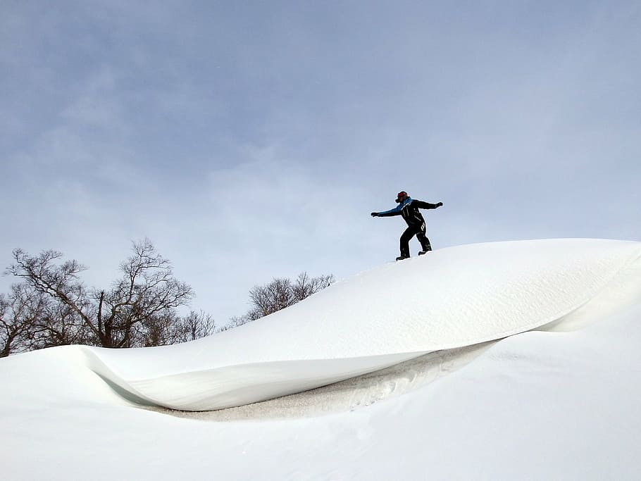 winter, snow, snowdrifts, eaves, wave, frost, cold, white, snowflakes HD wallpaper