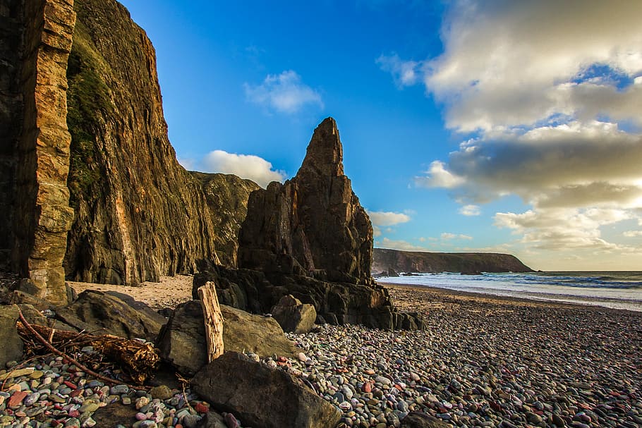 Rocks, Beach, Ocean, Wales, sky, rock - object, cloud - sky HD wallpaper