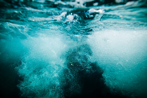 Underwater Bubbles, underwater photography of water splash, wet HD wallpaper