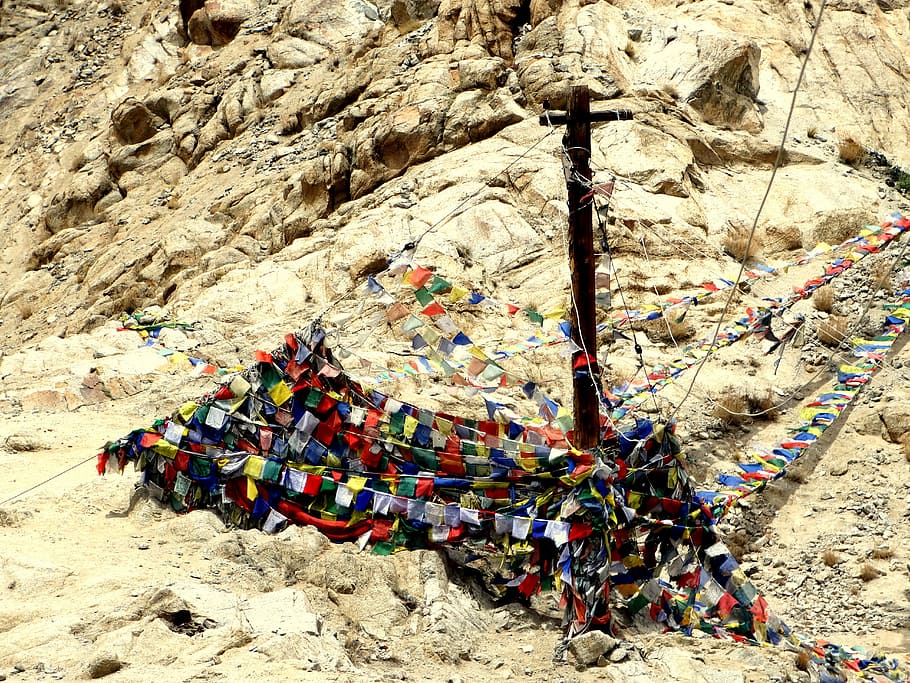 prayer flags, tebait, hope, god connect, leh, rock, day, land HD wallpaper
