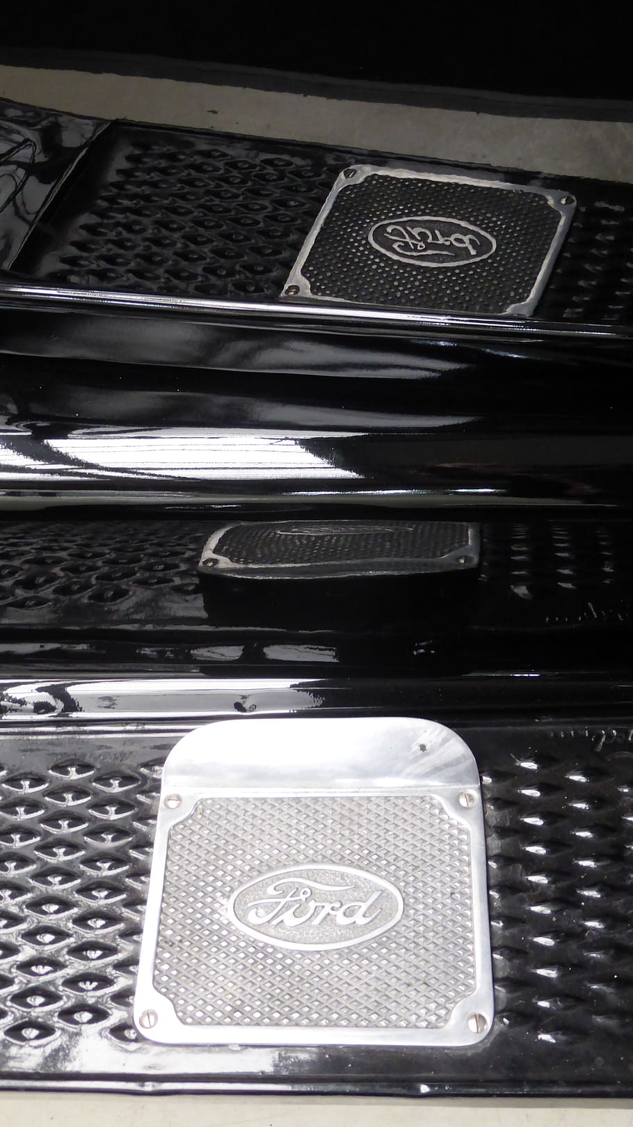 ford, running board, black, reflect, oldtimer, auto, chrome plated HD wallpaper