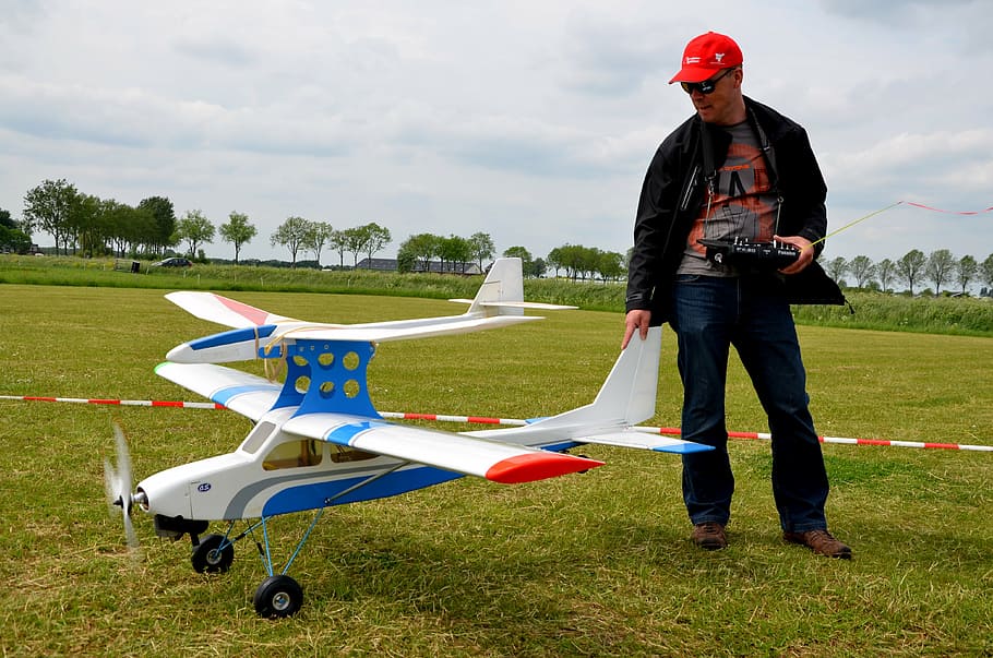 modelflying, nature, hobby, full length, grass, real people HD wallpaper