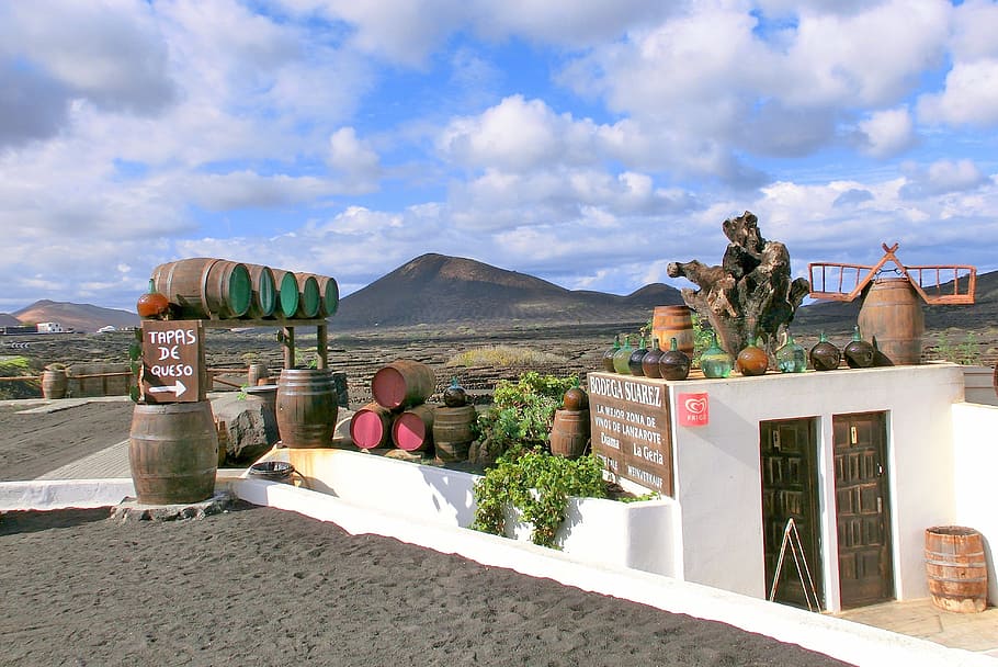 Lanzarote, La Geria, steinig, cloud - sky, day, mountain, outdoors HD wallpaper