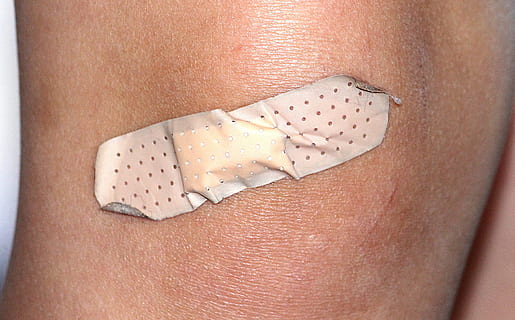 human knee with disposable band aid, patch, wound, pain, healing HD wallpaper