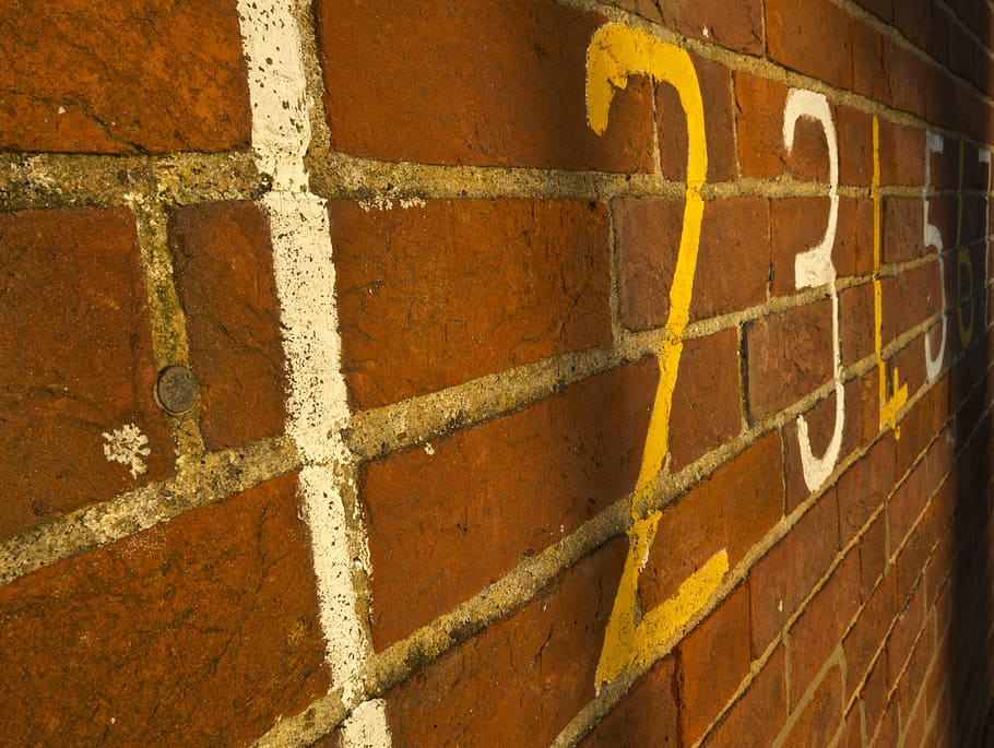 numbers, wall, brick, school, old, no people, day, wall - building feature HD wallpaper
