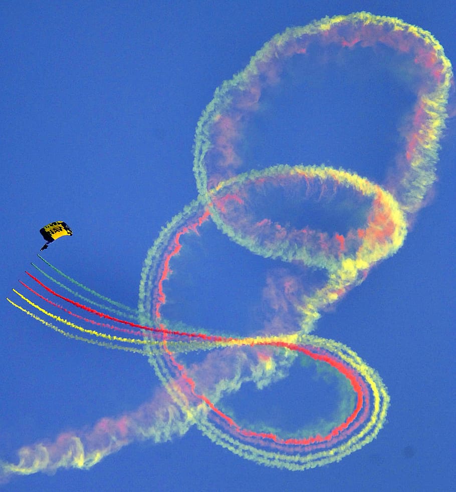 parachute, sky diving, demonstration, smoke, parachuting, sky diver HD wallpaper