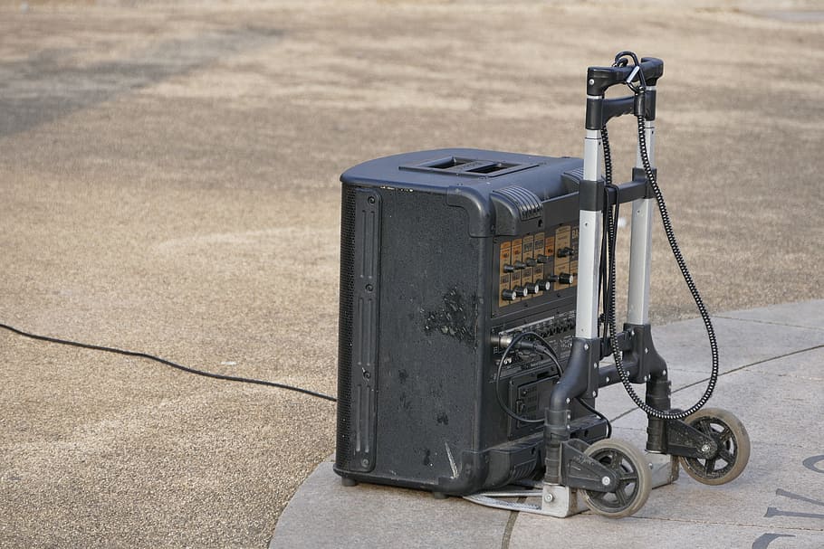 black PA monitor speaker on gray folding hand truck on concrete pavement during daytime, HD wallpaper
