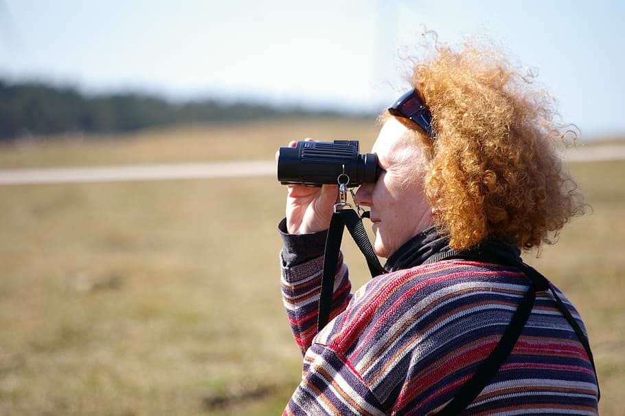 Woman, Redhead, Binoculars, Hair, older, leisure, bird watchers, HD wallpaper