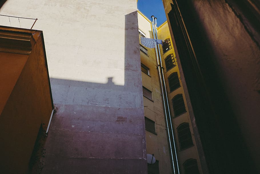 Courtyard wall, architecture and Cityscape, other, urban Scene HD wallpaper