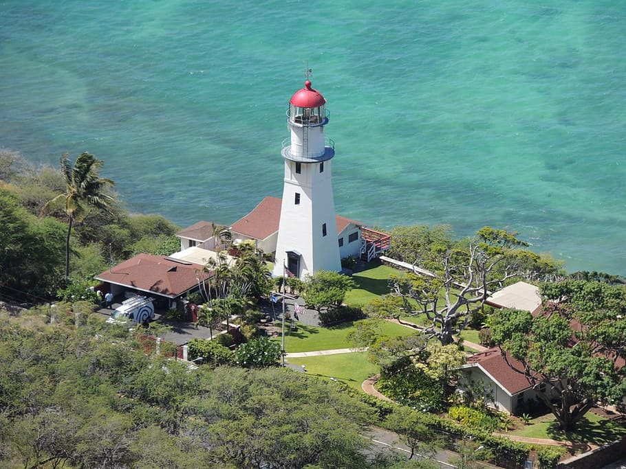white lighthouse and brown houses near sea, hawaii, ocean, beacon HD wallpaper