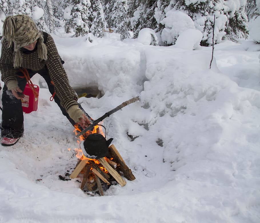 winter, fire, campfire, tea kettles, cook, snow, husky tour HD wallpaper