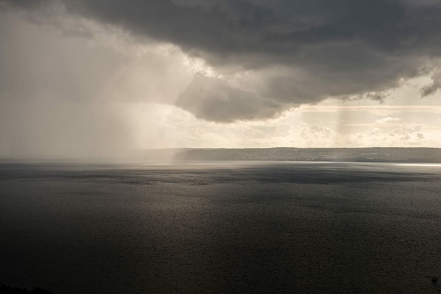 body of water photo, grayscale photo of sea, sky, cloud, sun rays HD wallpaper