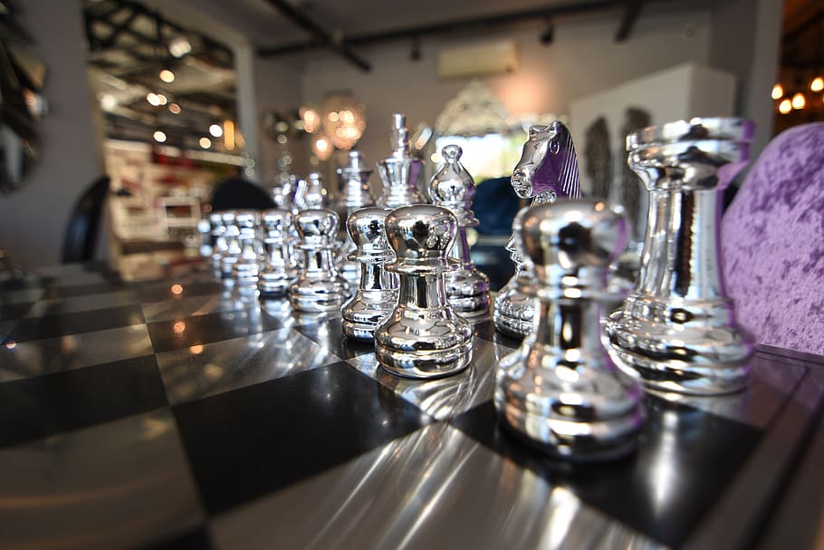 chess, board, game, king, white, intelligence, pawn, queen HD wallpaper