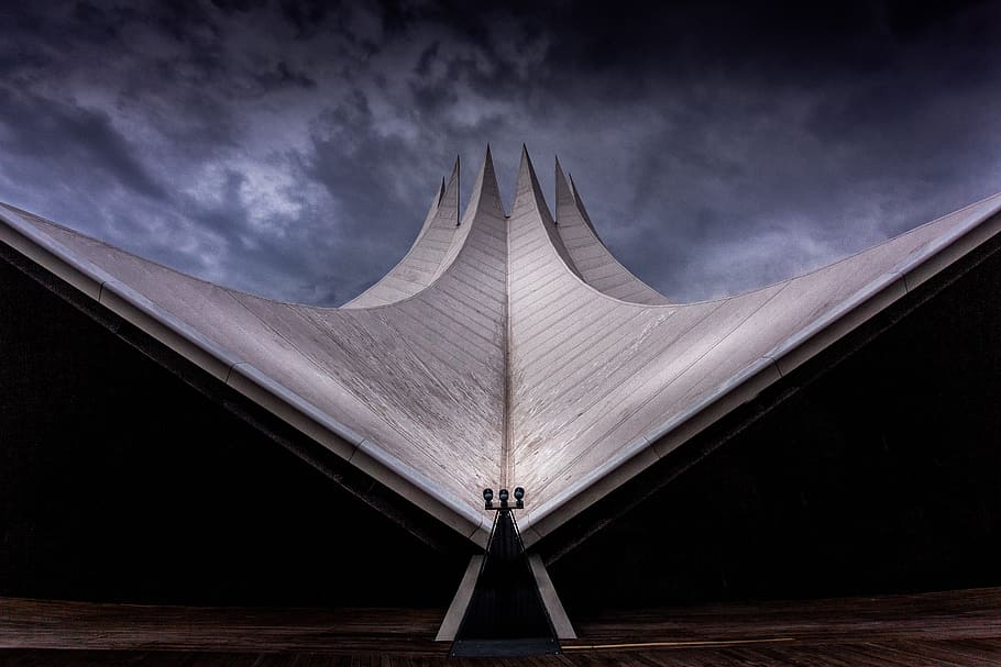 architectural photography of spiky roof building, white painted building HD wallpaper