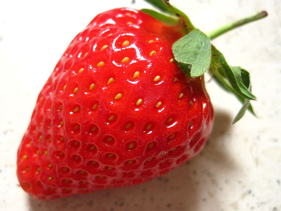 strawberry, fragaria, slip fruit, food, delicious, sweet, fruity, HD wallpaper