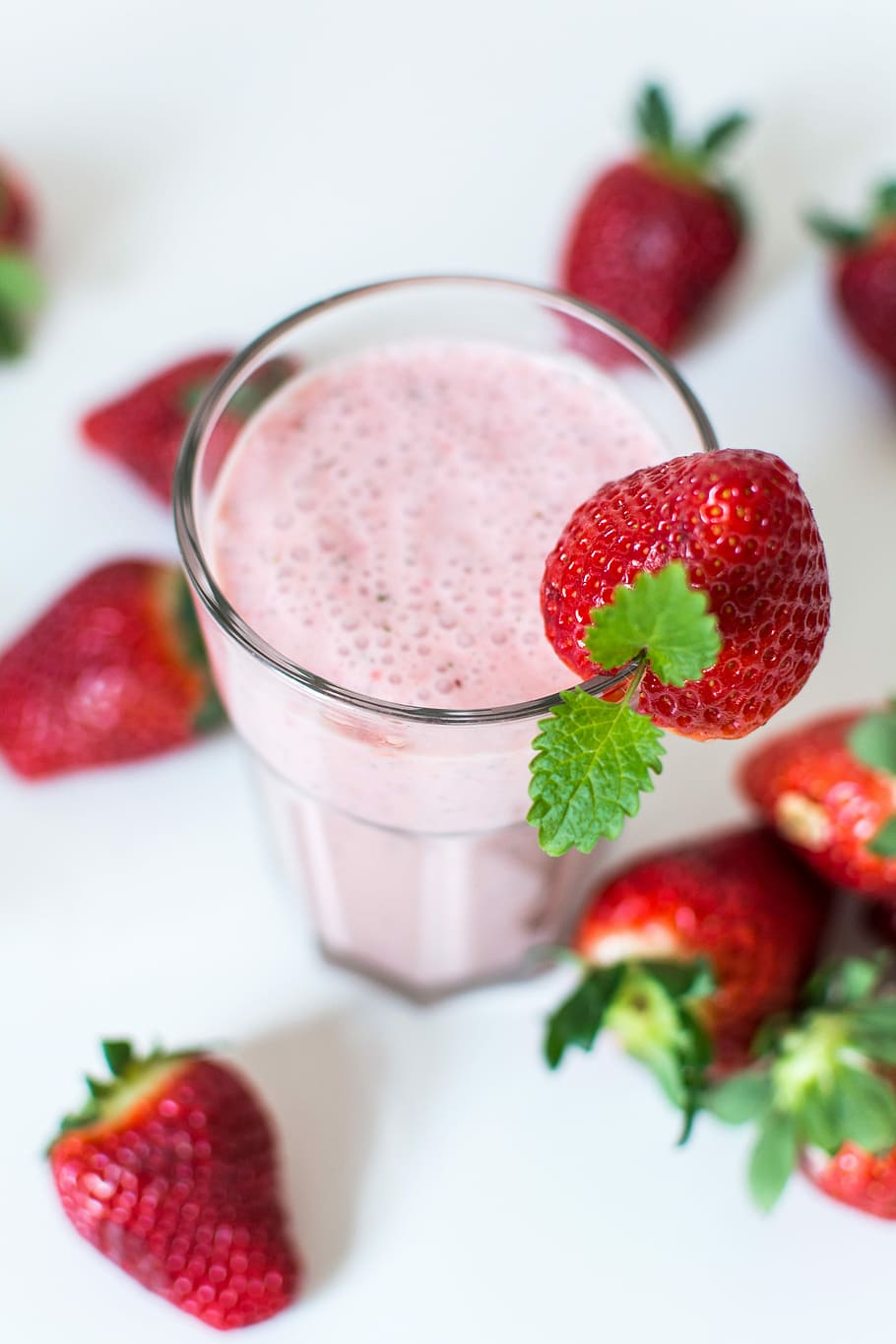 Strawberry mint milkshake, close up, colorful, drink, homemade, HD wallpaper