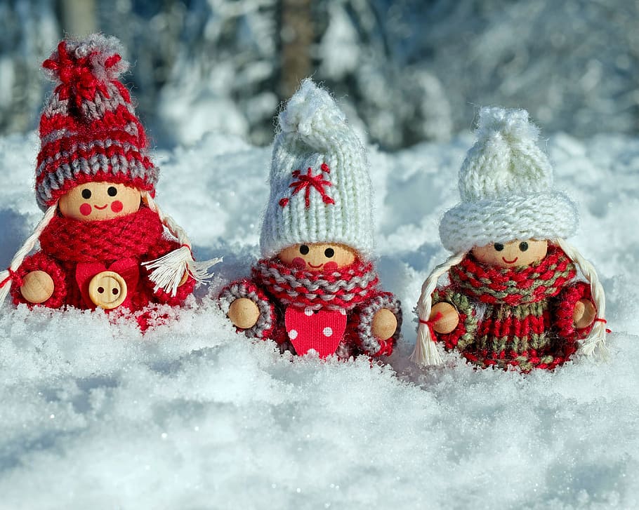 three mini figures on snow, doll figures, wooden figures, girl, HD wallpaper