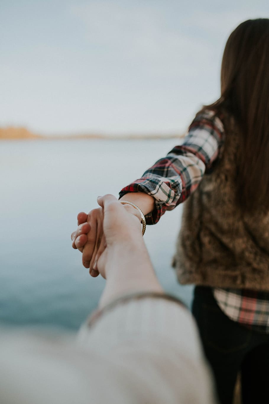 Couple holding hands 1080P, 2K, 4K, 5K HD wallpapers free download |  Wallpaper Flare