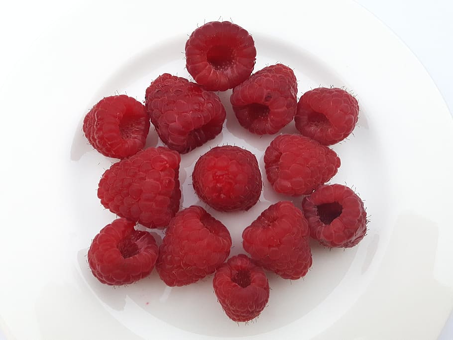 fruit, raspberries, eating, red, white, vitamins, nutrition HD wallpaper