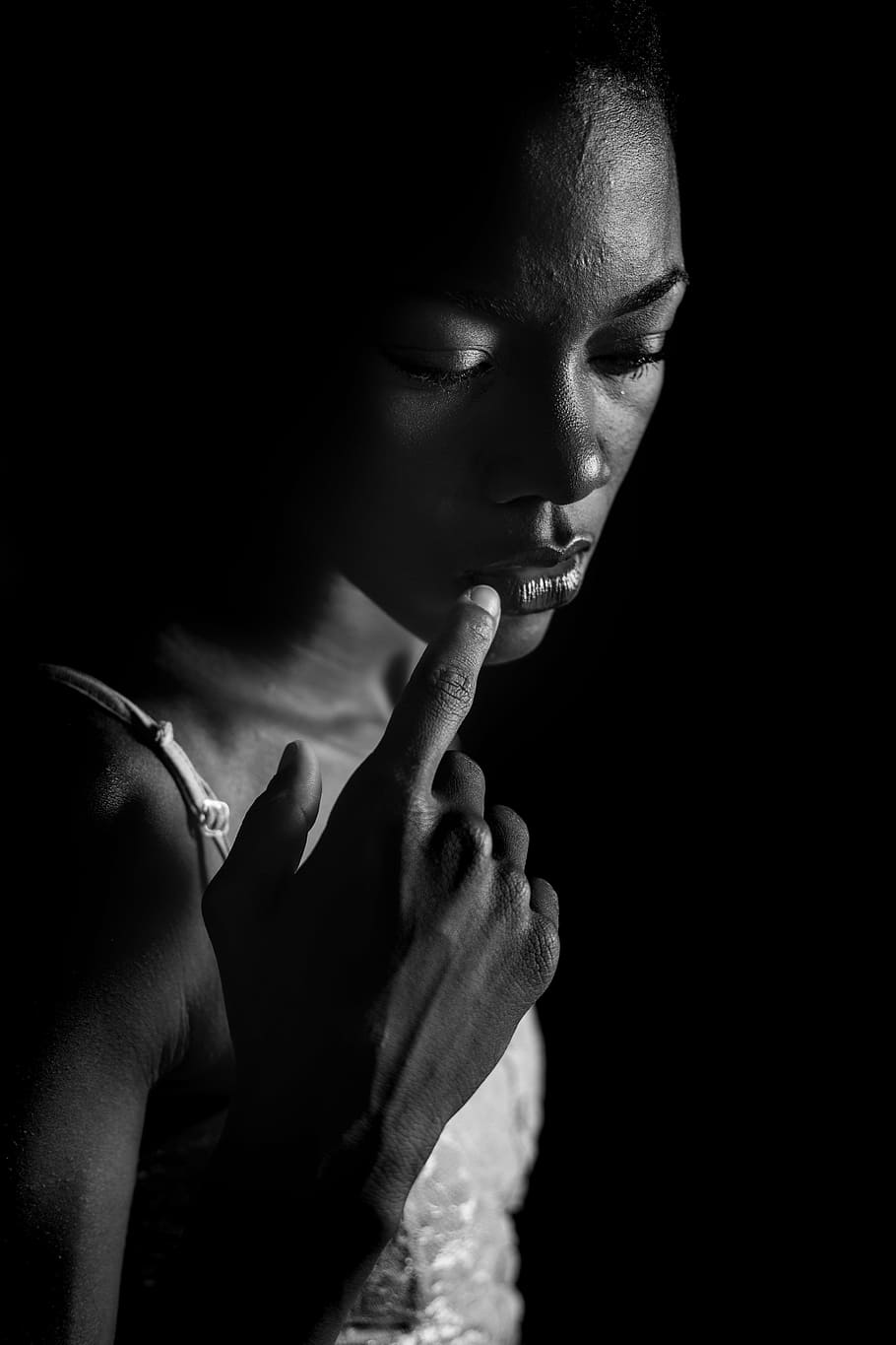 grayscale photo of woman wearing camisole, model, black, black and white HD wallpaper