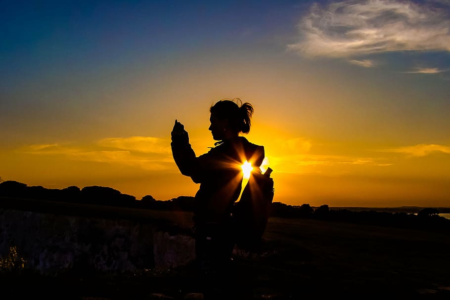 silhouette, sky, sunset, orange color, beauty in nature, sunlight HD wallpaper
