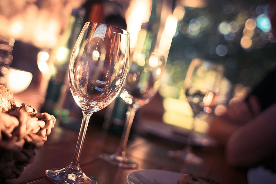 Wine Glass on Restaurant Table, blur, bokeh, close-up, dining HD wallpaper