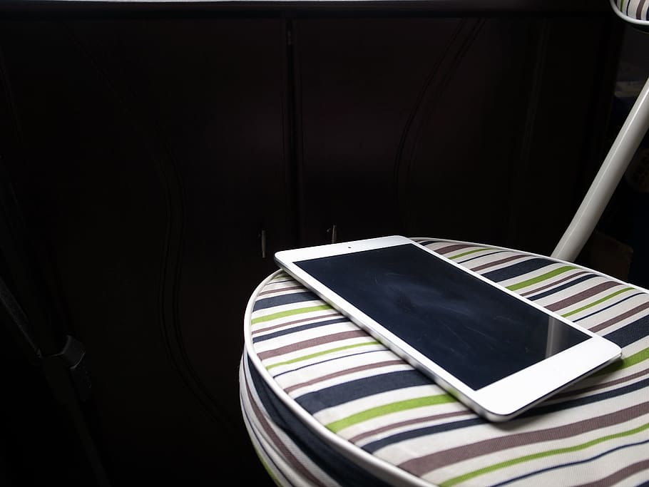 light, apple, technology, ipad, blur, close-up, device, electronics HD wallpaper