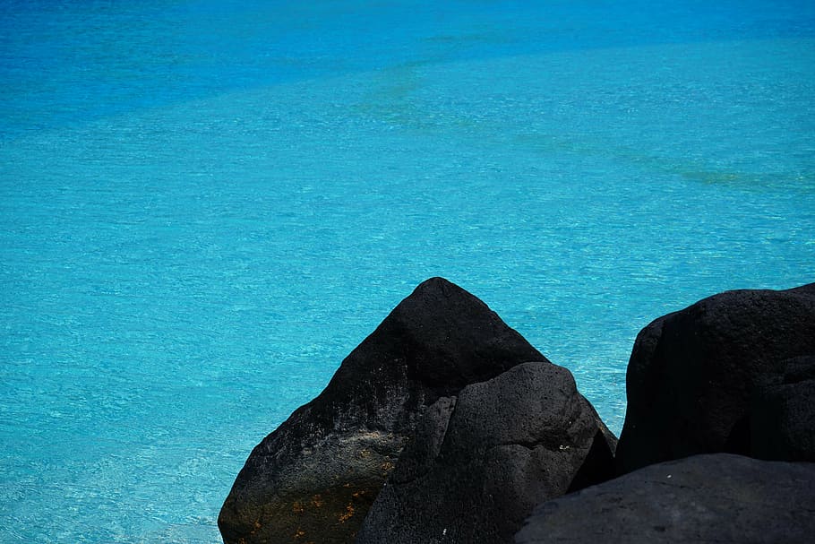 water, clear, blue, bright, stone, lava stone, contrast, pool HD wallpaper