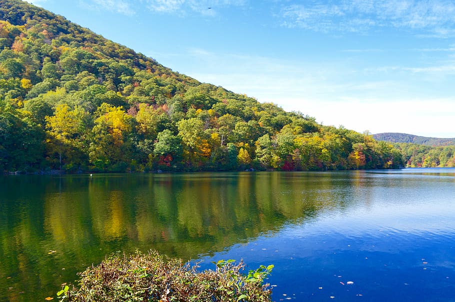 lakeside, fall, mountains, hillside, water, blue sky, reflection HD wallpaper