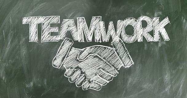 TeamWork text, Shaking Hands, Handshake, staff, board, executive HD wallpaper