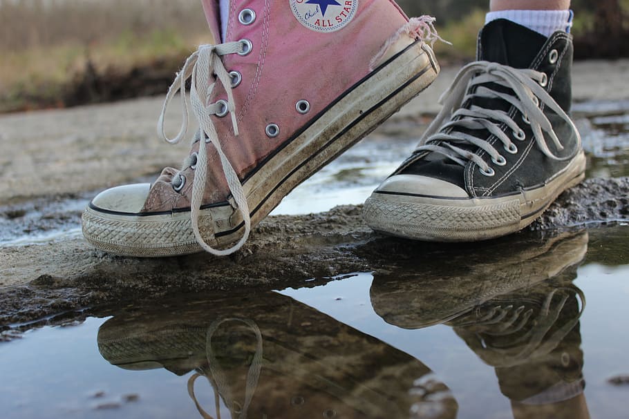 converse, sneakers, shoe, outdoors, conversky, sun, old shoes, HD wallpaper