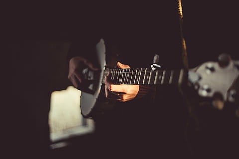 person playing banjo, white, musical, instrument, string, hand HD wallpaper