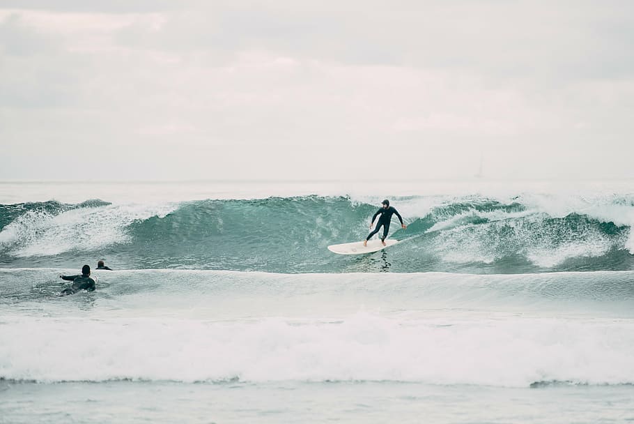 action, athlete, beach, fun, ocean, sea, sport, surf, surfboarding HD wallpaper