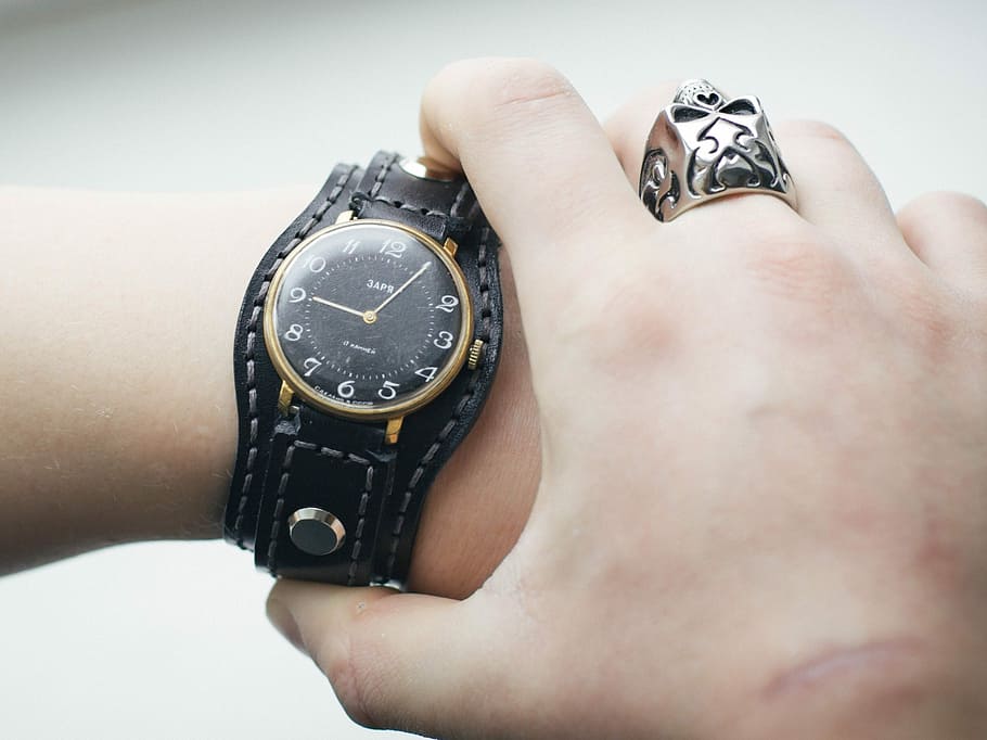 Clock, Hands, Men'S, Brush, Time, men's hands, the ussr, wristwatch HD wallpaper