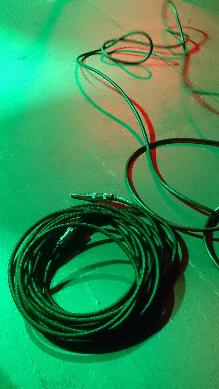 cables, guitar cable, show, lights, high angle view, indoors HD wallpaper